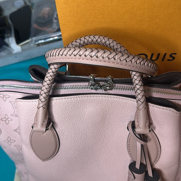 Louis Vuitton monogram Mahina Haumea hand bag - Picture 6 of 15